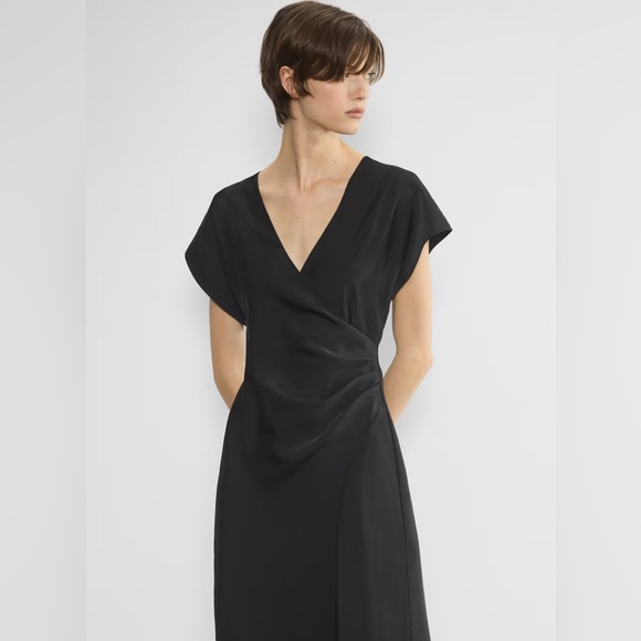 Aritzia Babaton Closing Satin Formal Elegant Black Evening V-Neck Dress Sz  M - Picture 3 of 15